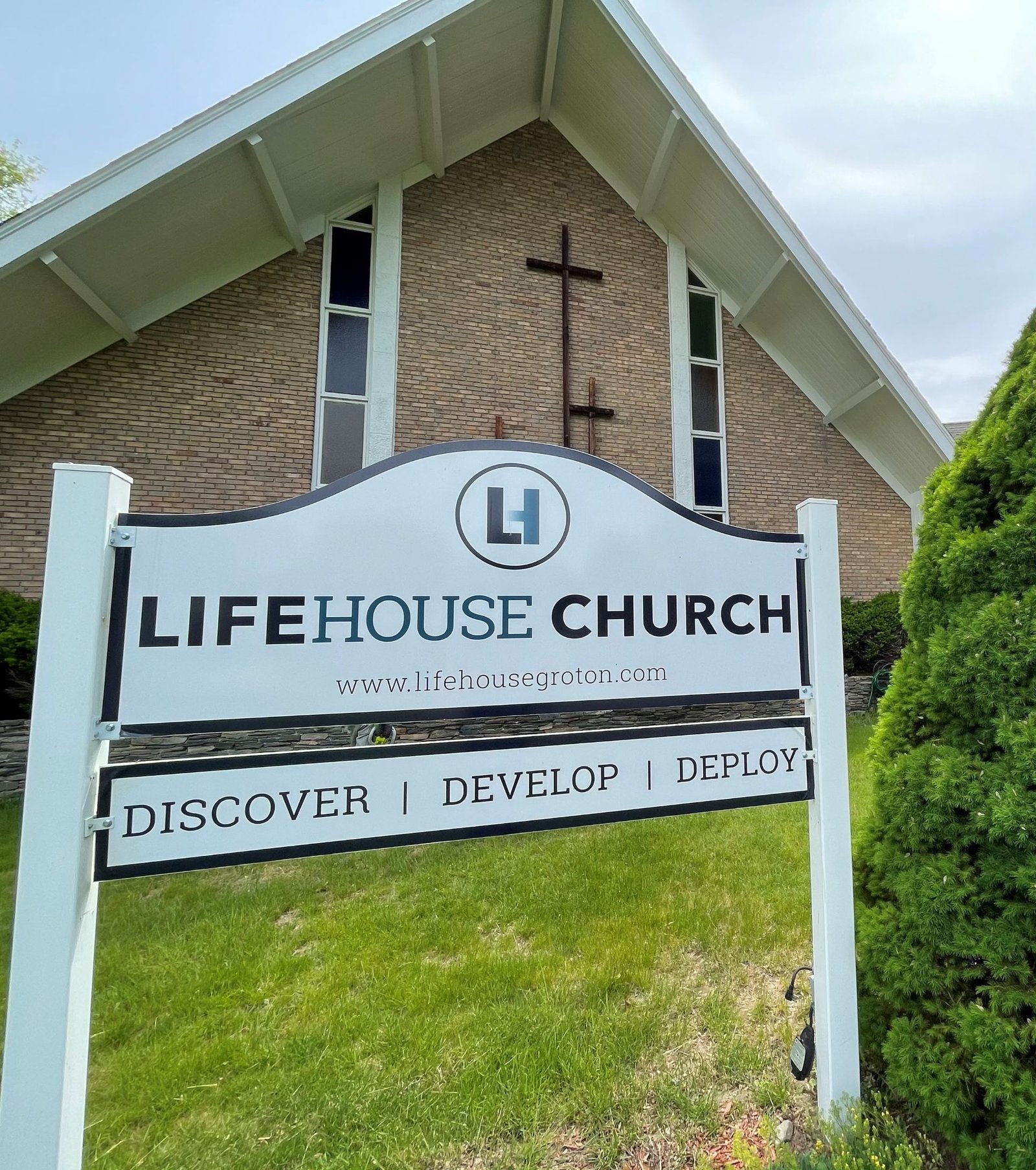LIFEhouse Church Sign
